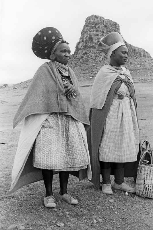 Two Zulu women